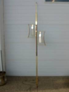 lot 307 image: Mid Century Modern Pole Lamp