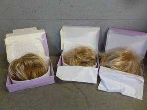 lot 319 image: Modern Wigs