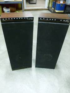 lot 352 image: Tower Speakers