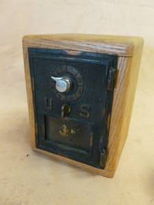 lot 373 image: Vintage Coin Bank