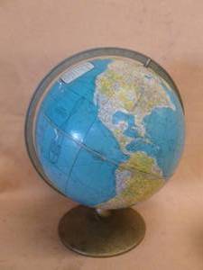 lot 380 image: Vintage Globe