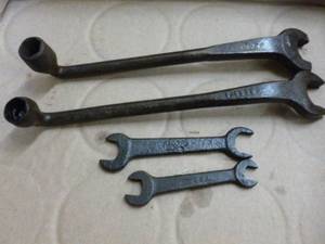 lot 393 image: Vintage Ford Wrenches