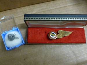lot 416 image: Vintage Pilot Wings