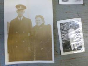 lot 423 image: Vintage Black & White Pictures