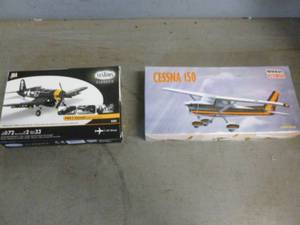 lot 425 image: New Airplane Model Kits