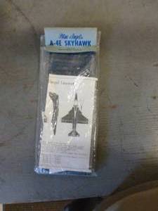 lot 427 image: Vintage Model Kit