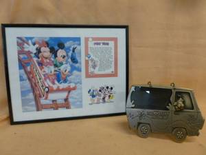 lot 448 image: Mickey Mouse Collectible