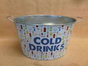 lot 485 image: Galvanized Steel Beverage Tub