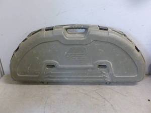 lot 487 image: Bow Case