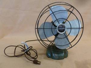 lot 490 image: Vintage Fan