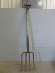 lot 497 image: Vintage Potato Fork