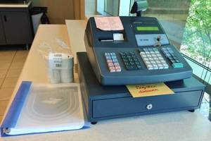 Fantastic Sharp Digital Cash Register With Key, Manual &amp Extra Paper Rolls - Excellent Condition