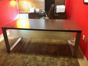 WOW MSRP $2500 Ultra Quality Teknion Expansion Series Executive Desk Workstation With Self Closing Locking Drawer &amp Key Excellent Condition First Picture Is A Stock Photo From The Website...Rest Of Pics Actual Item In Managers Office
