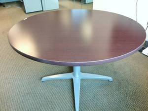 WOW MSRP $1100 Ultra Quality Teknion Expansion Series 48 Round Conference Table - Tabletop Is Extra Thick For Longer Durability -Excellent Condition