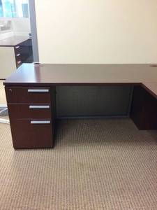 WOW MSRP $4000 Ultra Quality Teknion Expansion Series Executive L Shape Right Return Workstation W2 Drawer File Cabinet, 3 Drawer Filing Cabinet &amp Tuck Under Corner Storage Cabinet Includes Key - Good Condition - Missing Side 1 Laminate Strip