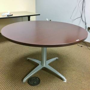 WOW MSRP $1100 Ultra Quality Teknion Expansion Series 48 Round Conference Table - Tabletop Is Extra Thick For Longer Durability - Excellent Condition