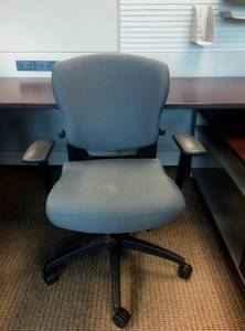 WOW&nbspMSRP $900 Each Big Lot of 22 Chairs Ultra Quality Teknion Savera Synchro-Tilt Multi Adjustable Ergonomic Executive Office Chairs- All OF These Chairs Have Stains On Seats - Should Clean Up Pretty Easy.&nbsp Sold As 1 Big Lot