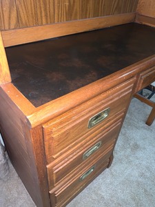lot 40 image: Desk with Upper Bookshelf