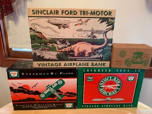 lot 67 image: Sinclair and Texaco Collectibles