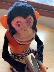 lot 69 image: Vintage Battery Operated Clapping Monkey