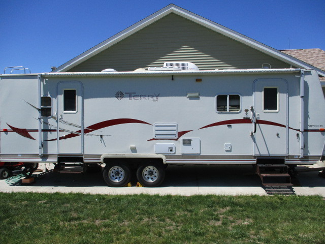 2001 Terry 29 ft Hardside Camper- Relisted Due to NON SHOWING Bidder