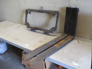 Forklift Carriage and 36 Forks