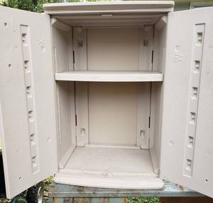 Rubbermaid storage locker