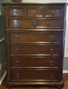 lot 6 image: Mahogany 6 Drawer Tallboy Dresser by Thomasville