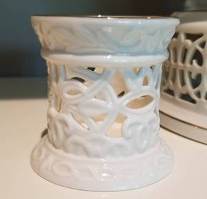 lot 122 image: Lenox Hurricane Candlestick and Votive Candles