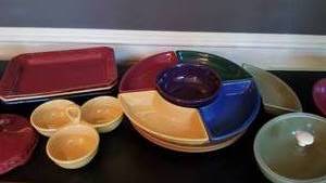 lot 159 image: Longaberger Woven Traditions China Hostess Serving Accessories