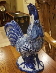 lot 101 image: Blue and White Porcelain Chicken
