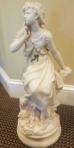 lot 108 image: Romantic Porcelain Statue - Girl Resting on a Branch