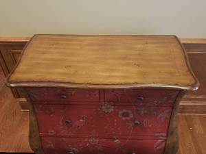 lot 4 image: Imari Red Painted Bombe 4 Drawer Dresser
