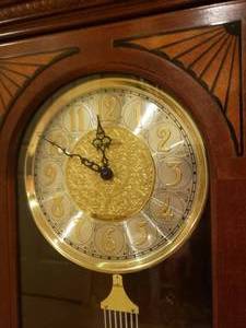 lot 90 image: Howard Miller Wall Chime Clock