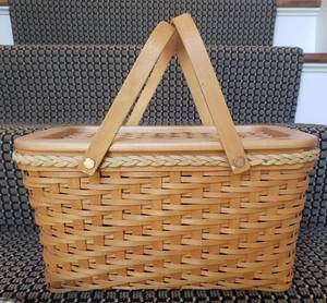 lot 154 image: Collection of Longaberger serving Baskets