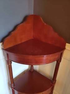 lot 16 image: Corner Cabinet Table