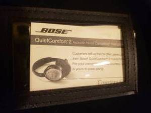 lot 162 image: Bose Noise Cancelling Headphones (b)