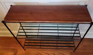 lot 18 image: Longaberger Decorative Side Table