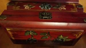 lot 109 image: Burgundy Painted Decorative Box