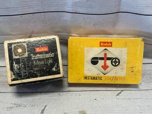 lot 15 image: Instamatic Movie Light & 304 Outfit