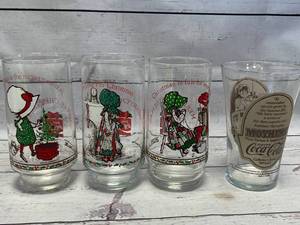 lot 21 image: 3 Holly Hobby Coca Cola & Mothers Pizza Glasses