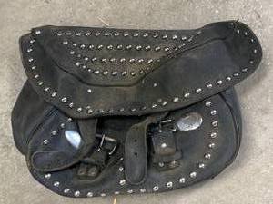 lot 48 image: Harley Davidson Top Grain Leather Saddle Bag 18 Wide