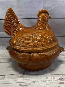 lot 51 image: Vintage California Calif CF37 USA Made Casserole