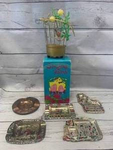 lot 87 image: Vtg. Souvenirs & Japanese Singing Bird