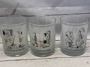 lot 99 image: Set of 3 Bill Davey 1970s Cocktail Glasses