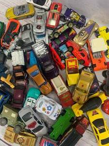 lot 111 image: Giant Lot of Toy Cars