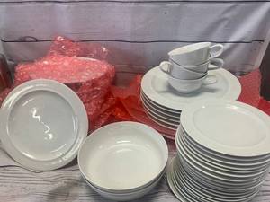lot 119 image: Easterling Bavarian China Collection