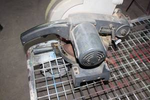 lot 11 image: Craftsman 10 Miter Saw