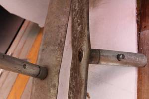 lot 120 image: Two Heavy Duty Metal Base Feet
