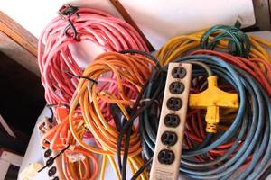 lot 46 image: Lot of Extension Cords & Power Strips